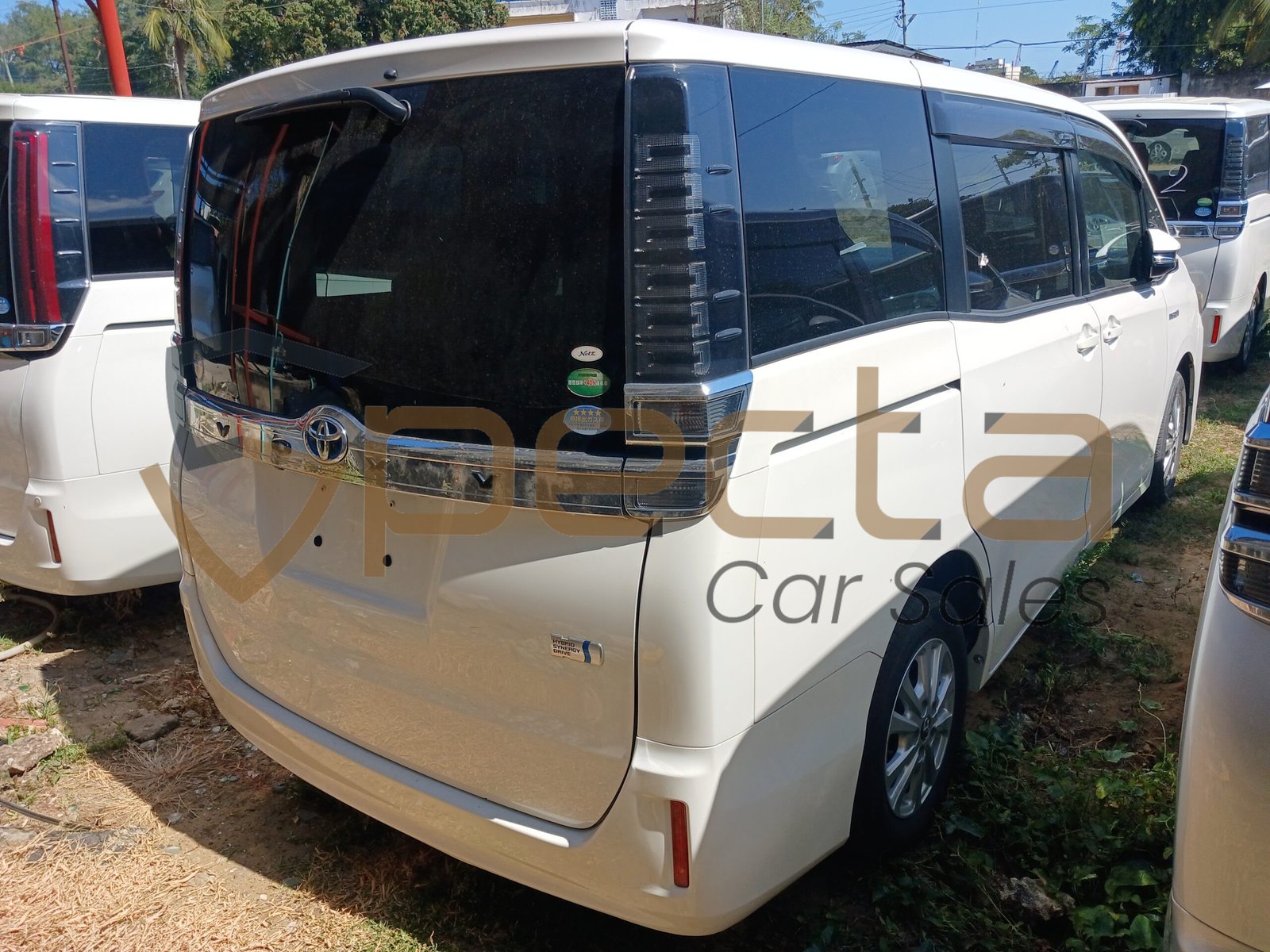 Toyota Voxy hybrid 2018