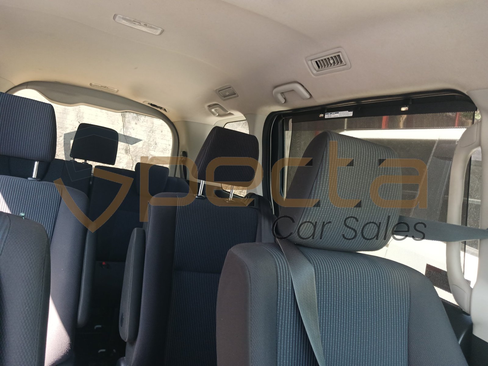 Toyota Voxy hybrid 2018