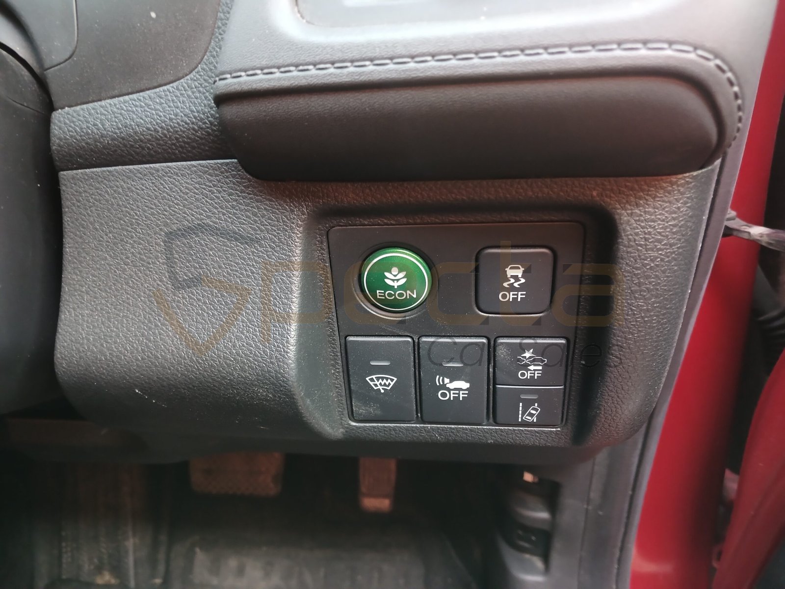 2018 Honda Vezel Hybrid | Cherry Red