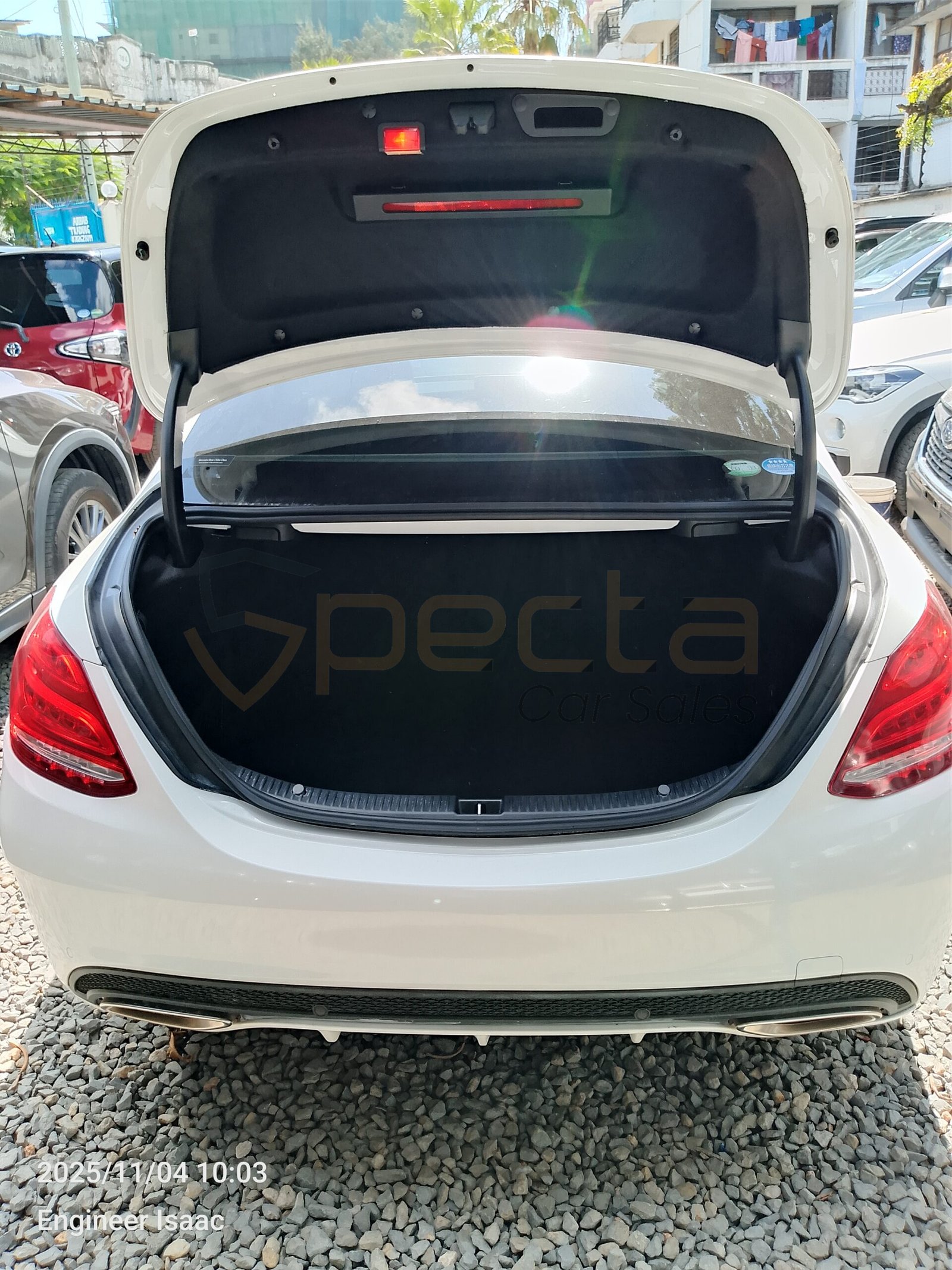 Mercedes Benz C200 2018 Petrol