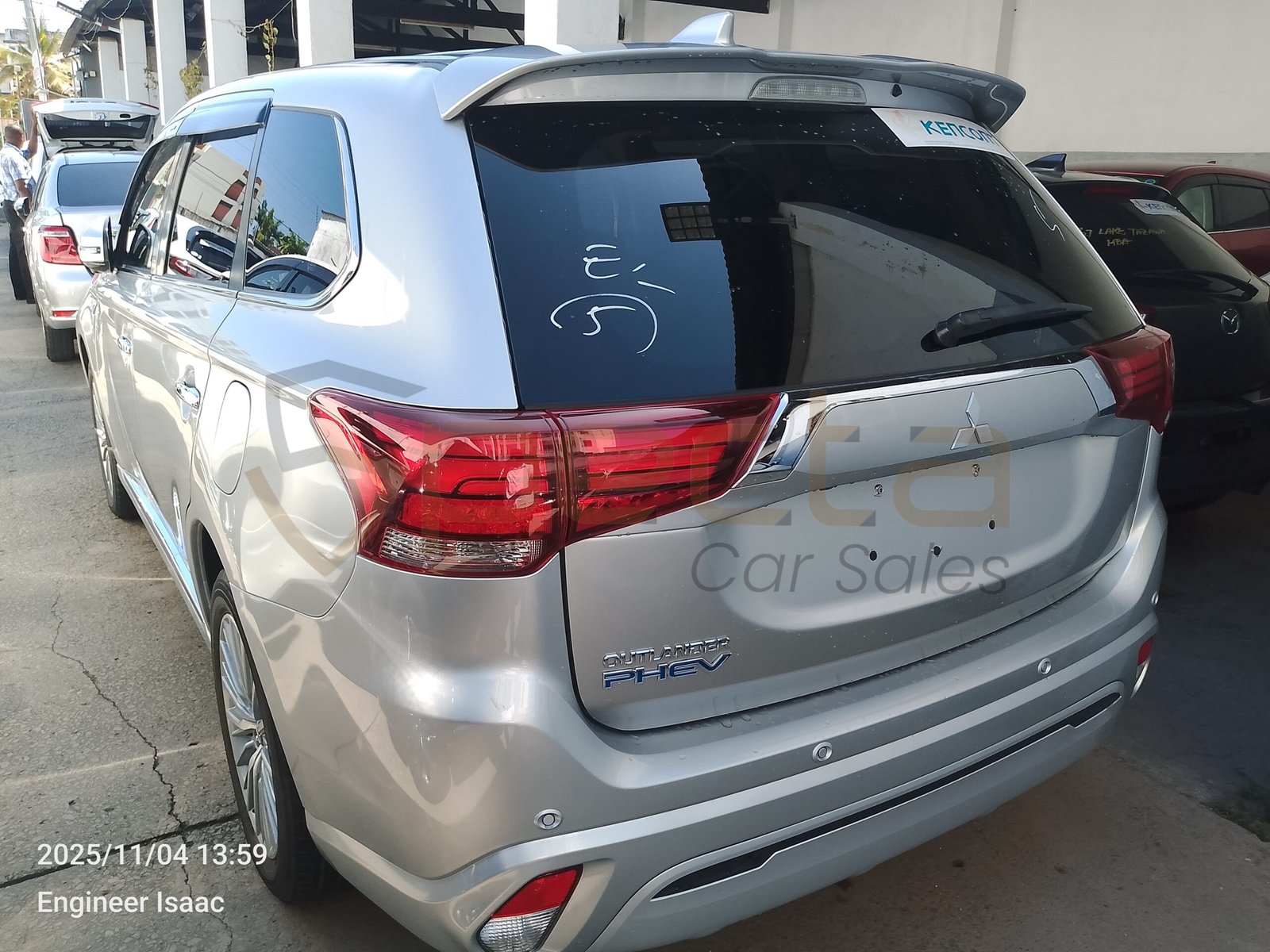 Hybrid Mitsubishi Outlander PHEV 2018 Petrol Silver 360 Camera Fully Loaded