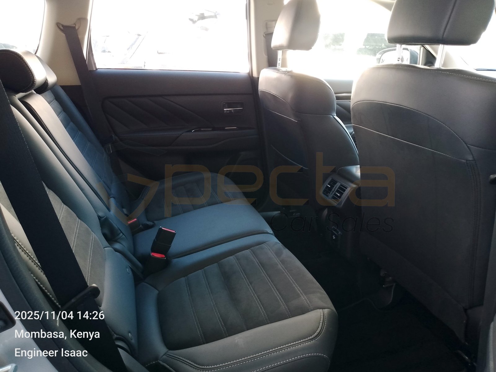 Hybrid Mitsubishi Outlander PHEV 2018 Petrol Silver 360 Camera Fully Loaded