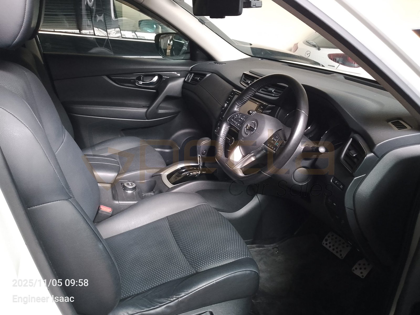 Nissan Xtrail 2018 with Sunroof