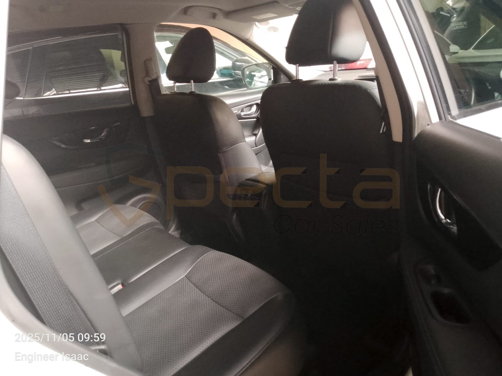 Nissan Xtrail 2018 with Sunroof