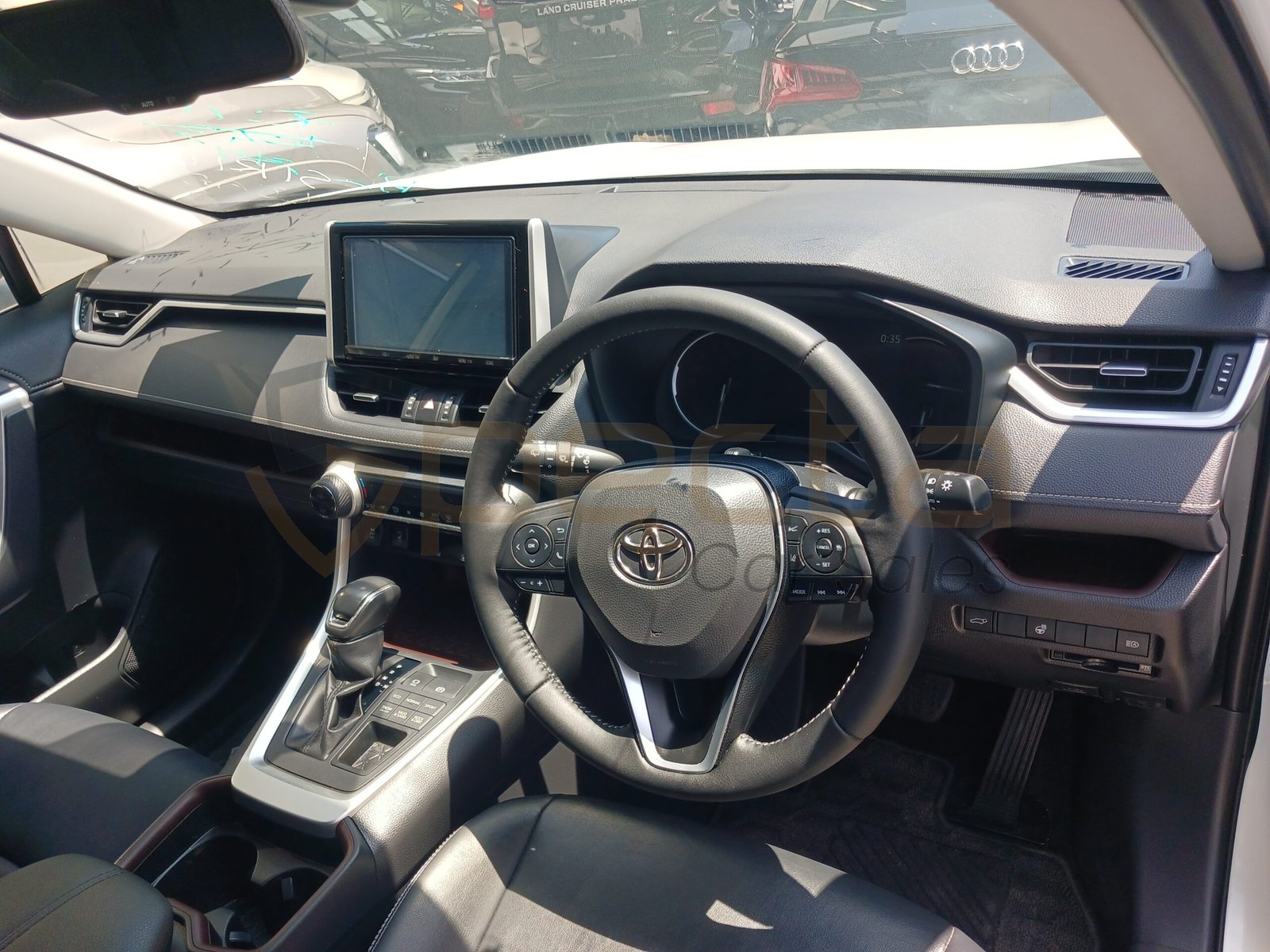 2019 Toyota Rav4 with Memory seats