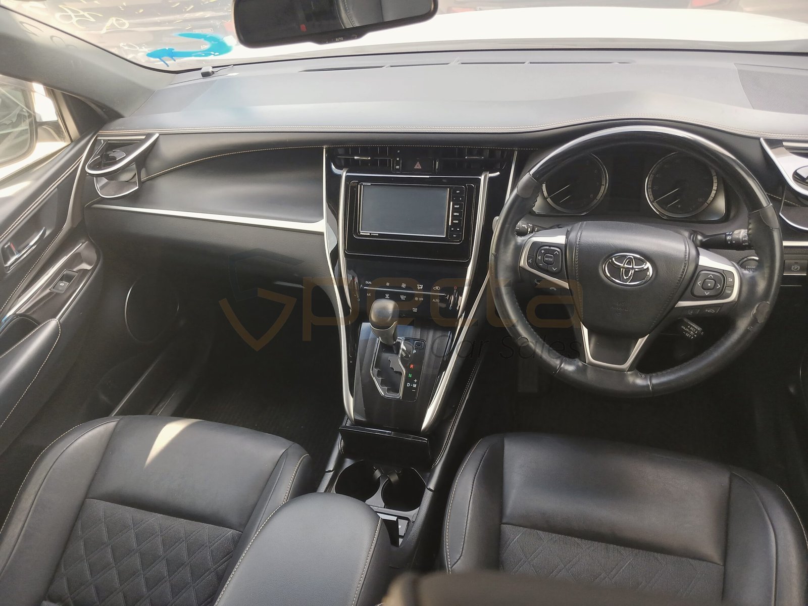 2018 Toyota Harrier with Modelista body kit