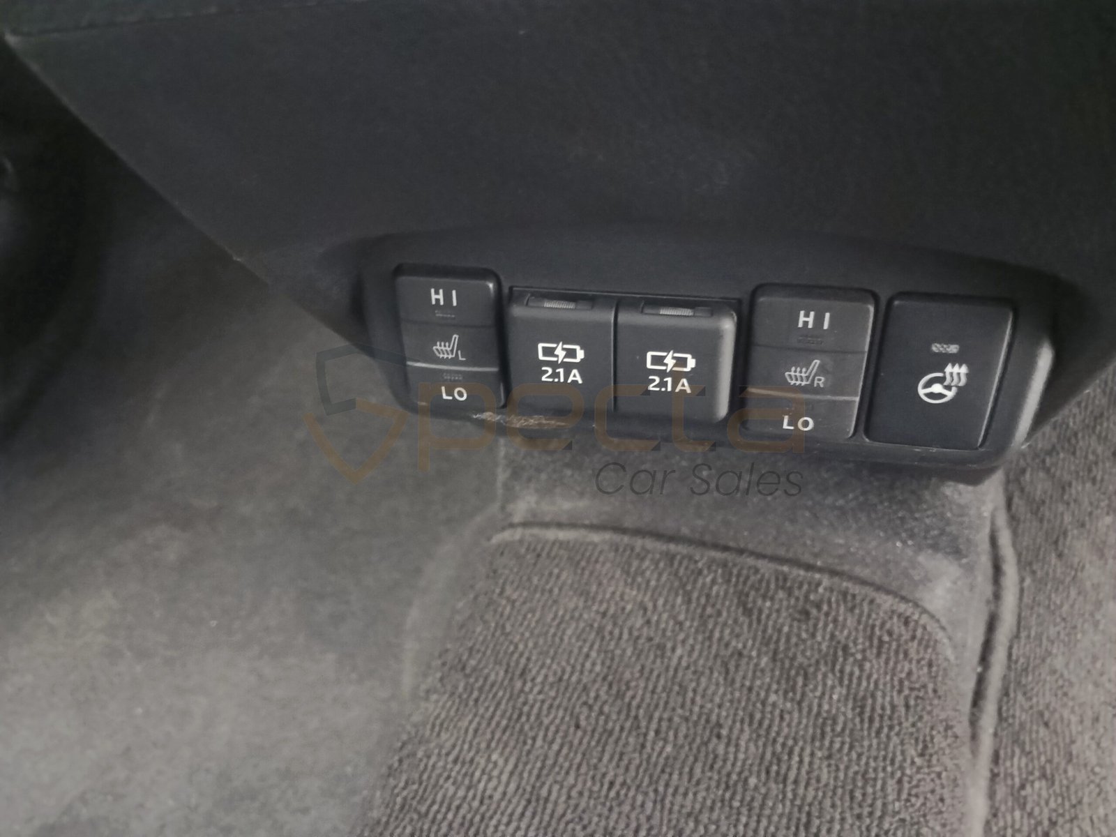 2019 Toyota Sienta 5 seats