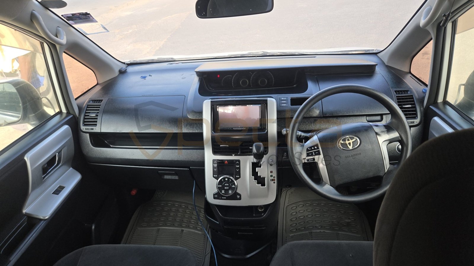 Toyota Noah 2012 Model