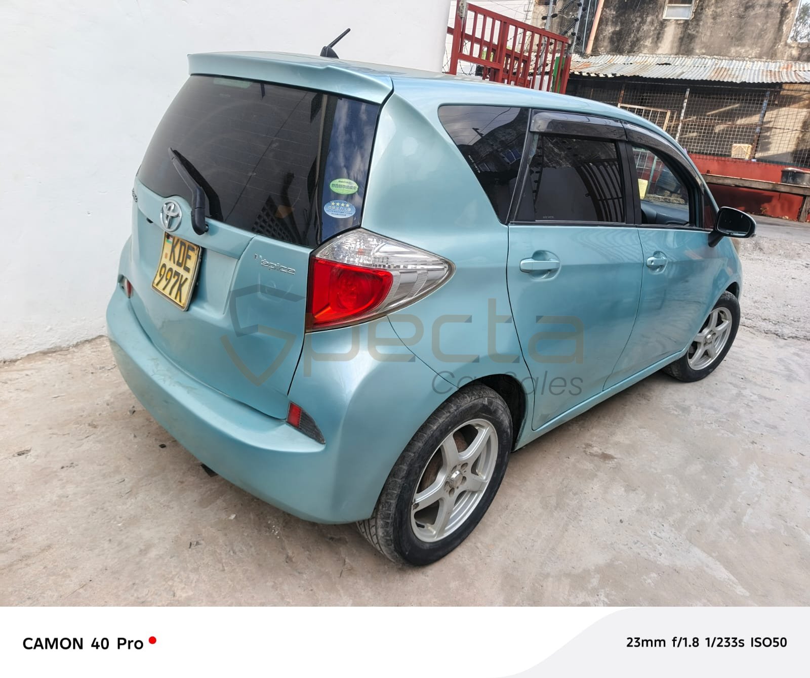 Locally used Toyota Ractis