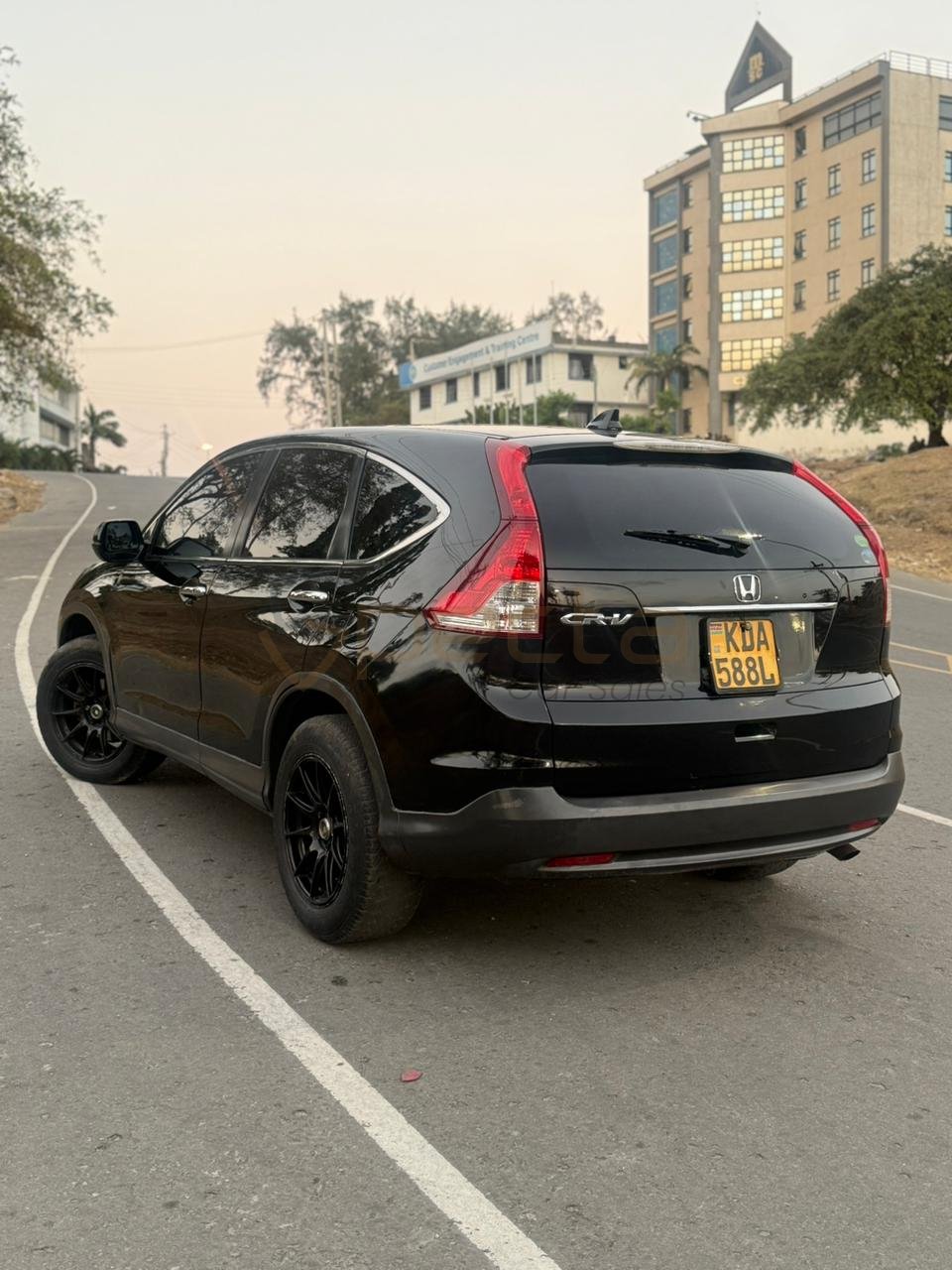 Locally used Honda CR-V 2013